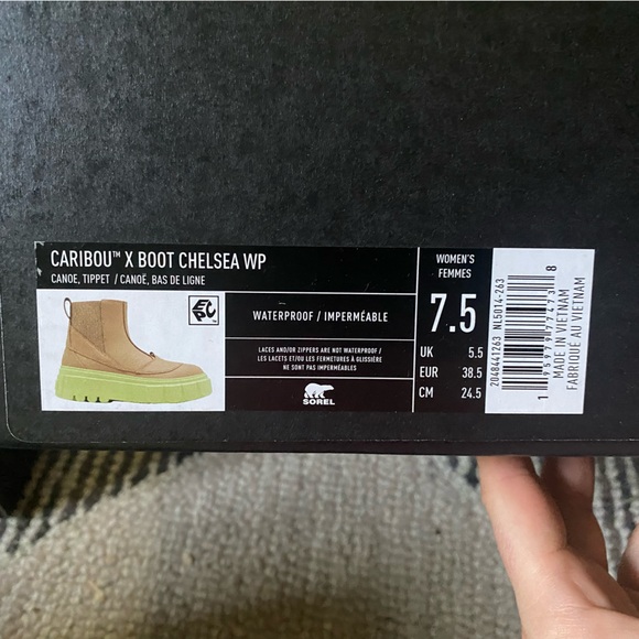 NIB Sorel Caribou x Chelsea Waterproof Boots - Picture 5 of 5